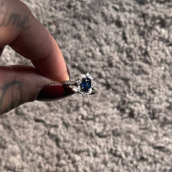 Solid 14kt White Gold Genuine Sapphire & Diamond Ring Size 8 - Picture 5 of 5